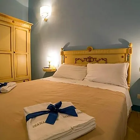 Diana House לינה וארוחת בוקר 3*